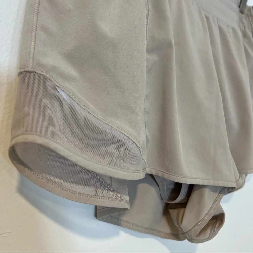 Lululemon Hotty Hot High Rise Lined shorts 2.5” beige